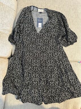 Universal Thread Black and White Floral Dress with Pockets
